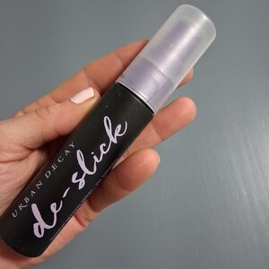 🎀 3 For $15 Urban Decay De-Slick Setting Spray - Black and Purple